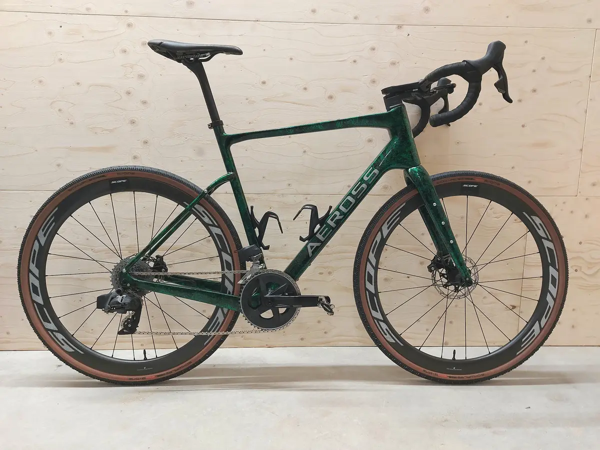Groene Aeross Gravel X met Scope wielen